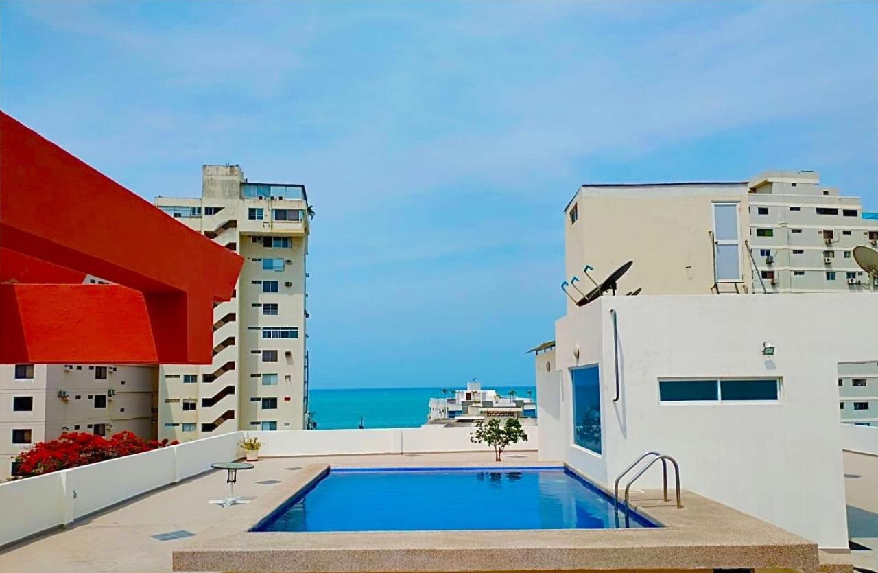 Alojate A Una Calle De La Playa Y Malecon Salinas  Exterior photo
